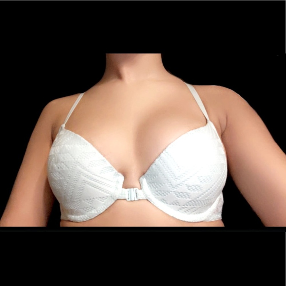 Xhilaration t-shirt bra